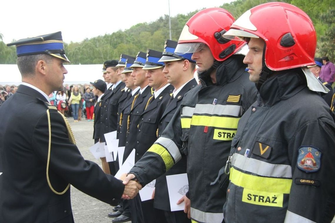 Kto awansował, a kto został odznaczony