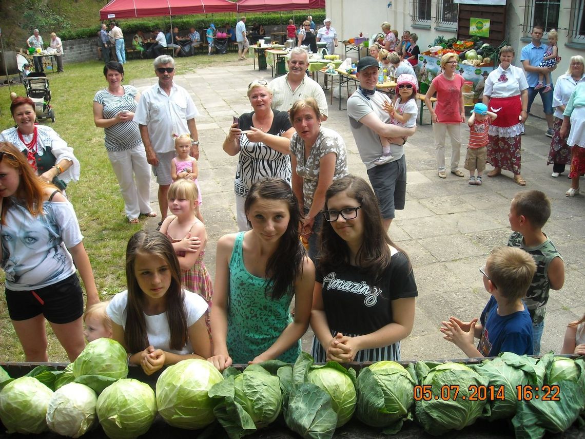 Kto trafił gumowcem do taczki? - biesiada kapuściana Kto trafił gumowcem do taczki? - biesiada kapuściana