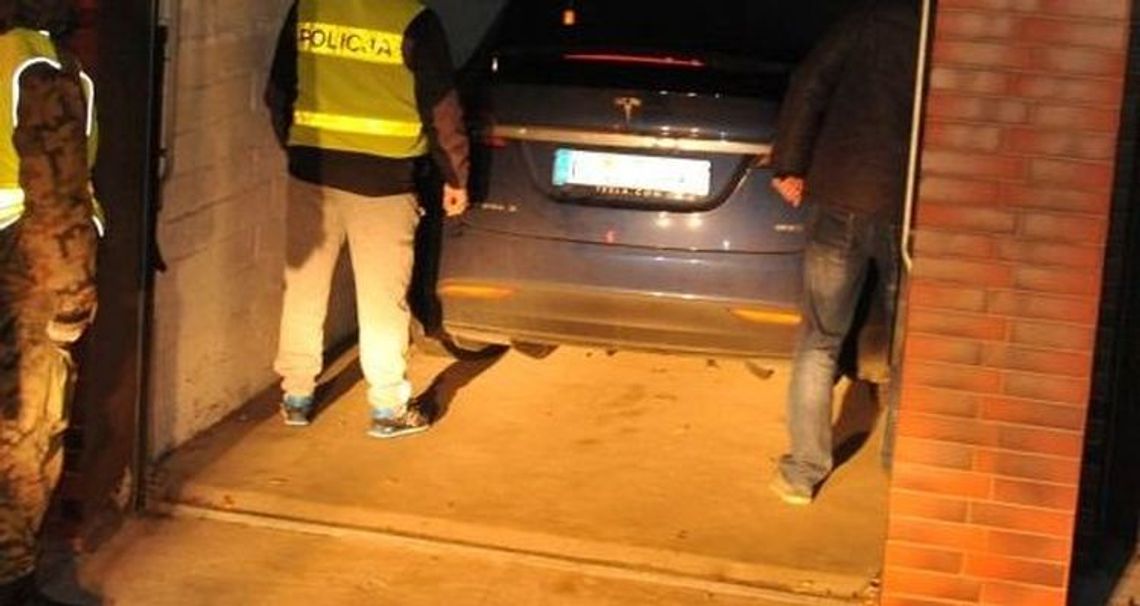 Kto widział uciekajacego złodzieja z łupami Kto widział uciekajacego złodzieja z łupami