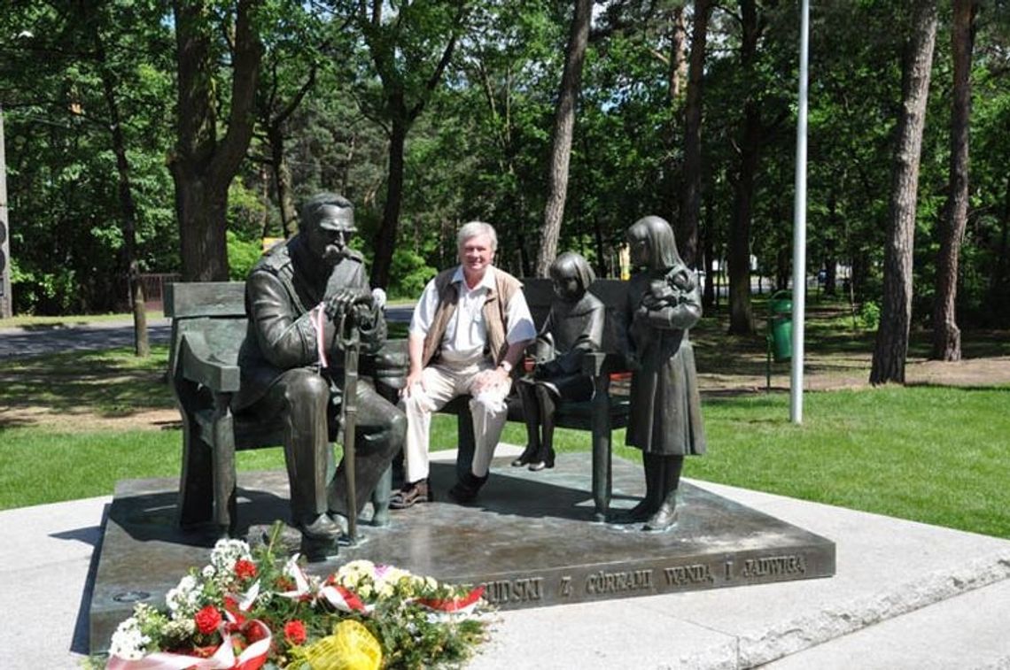 Ławeczka - pomnik Józefa Piłsudskiego dla uczczenie setnej rocznicy odzyskania niepodległości?