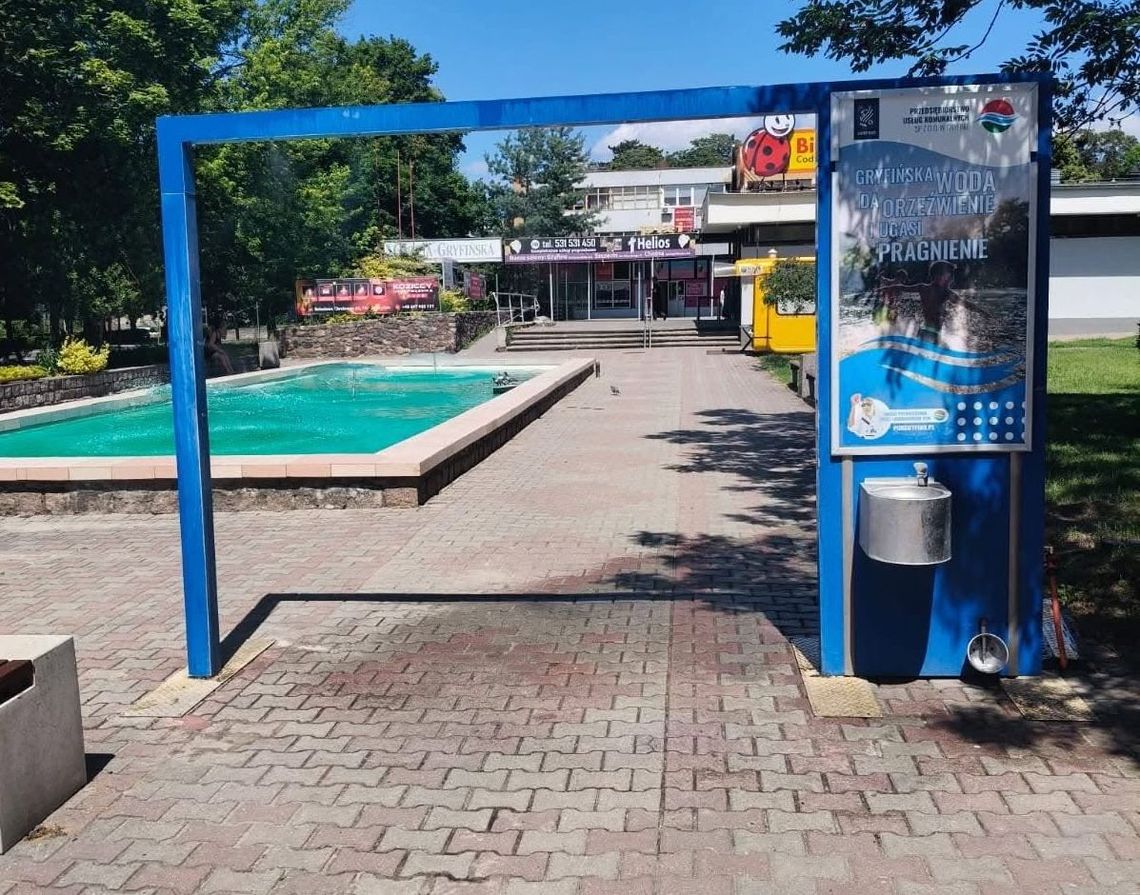 Lepiej później niż wcale. W Gryfinie stanęły kurtyny wodne na nadchodzące upały