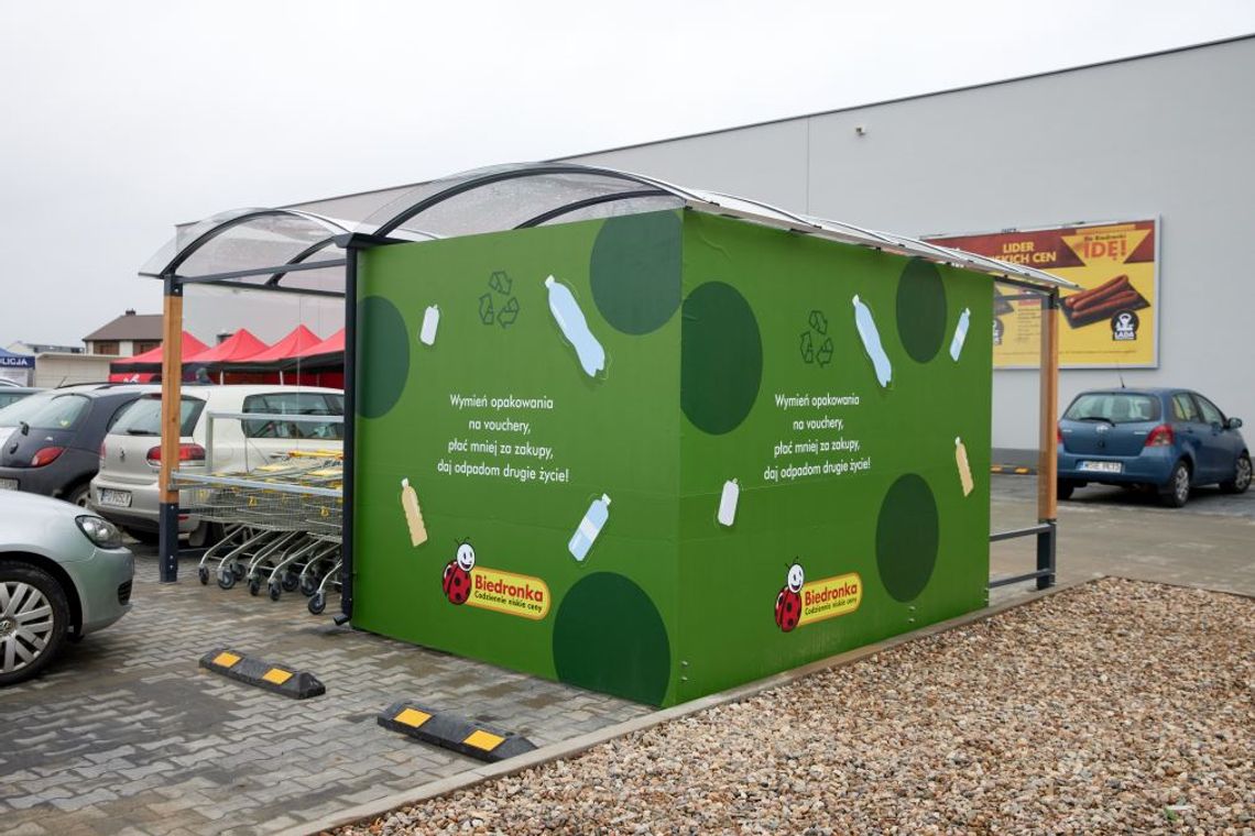 Lidl zdąży, a Biedronka się nie wyrobi. Dobudówki, automaty, kontenery Lidl zdąży, a Biedronka się nie wyrobi. Dobudówki, automaty, kontenery