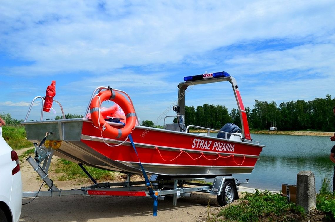 Strażacy dostali łodzie ratownicze. Pomieszczą aż 8 osób