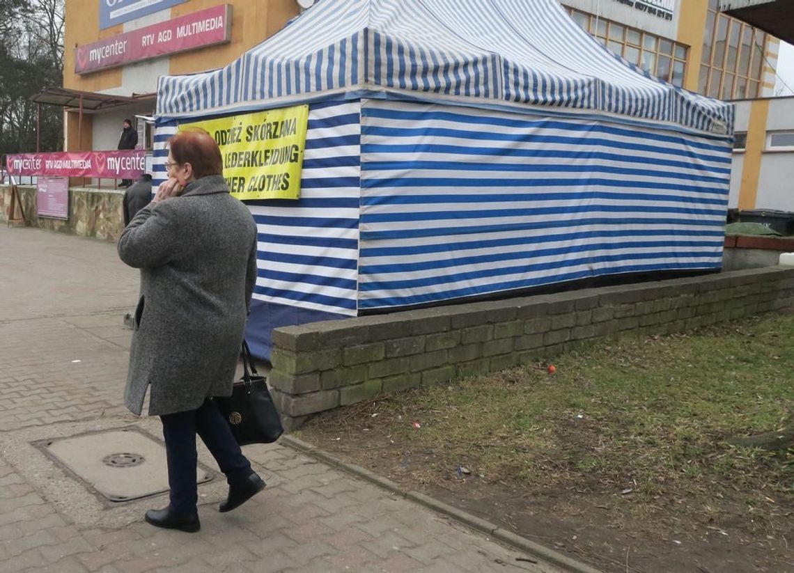 Lokale puste, a budy dookoła. Gryfino stało się straganiarskim miastem?