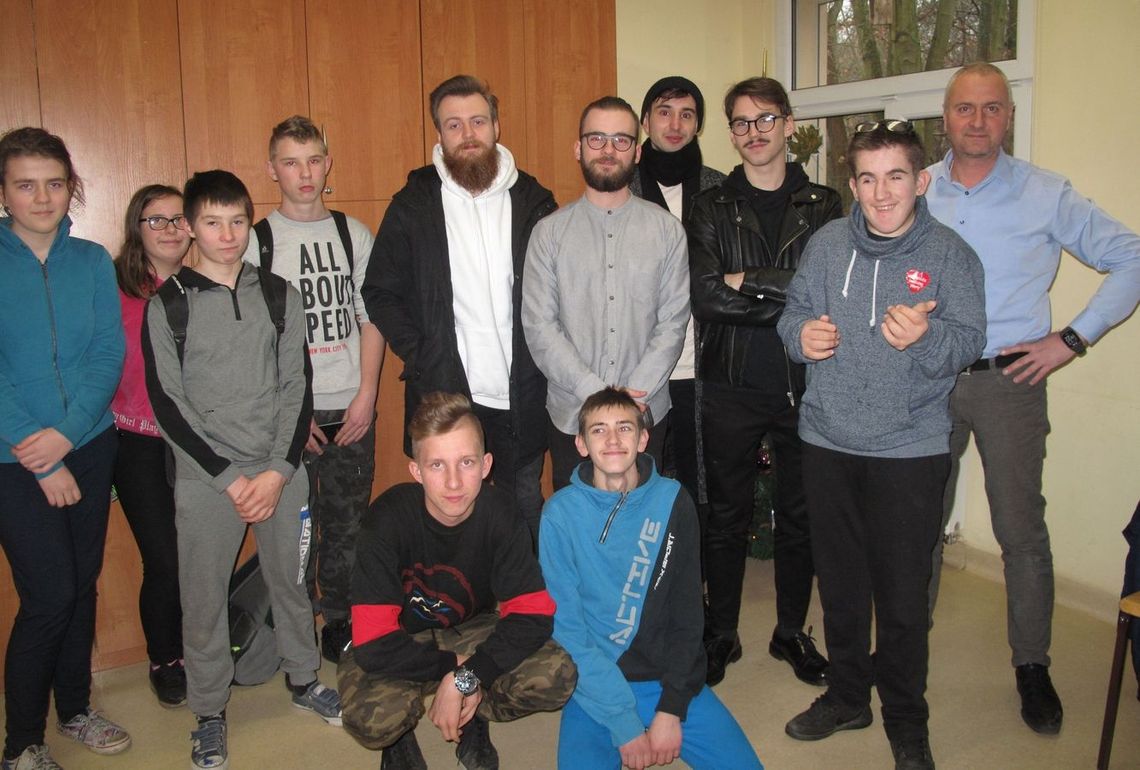 Lokkal Kommunity o wsparciu i muzyce techno Lokkal Kommunity o wsparciu i muzyce techno