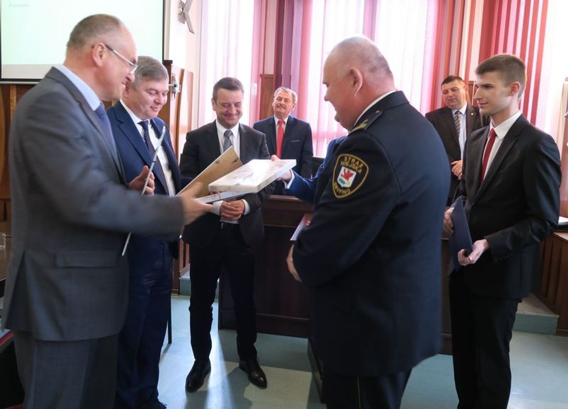 Łubu dubu łubu dubu niech żyje nam prezes naszego klubu Łubu dubu łubu dubu niech żyje nam prezes naszego klubu