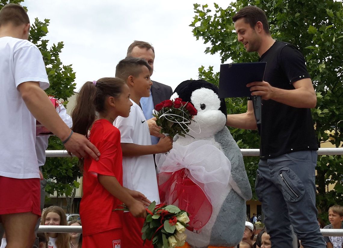 Łukasza Fabiańskiego witali jak bohatera. Kogo teraz zaproszą władze Gryfina?