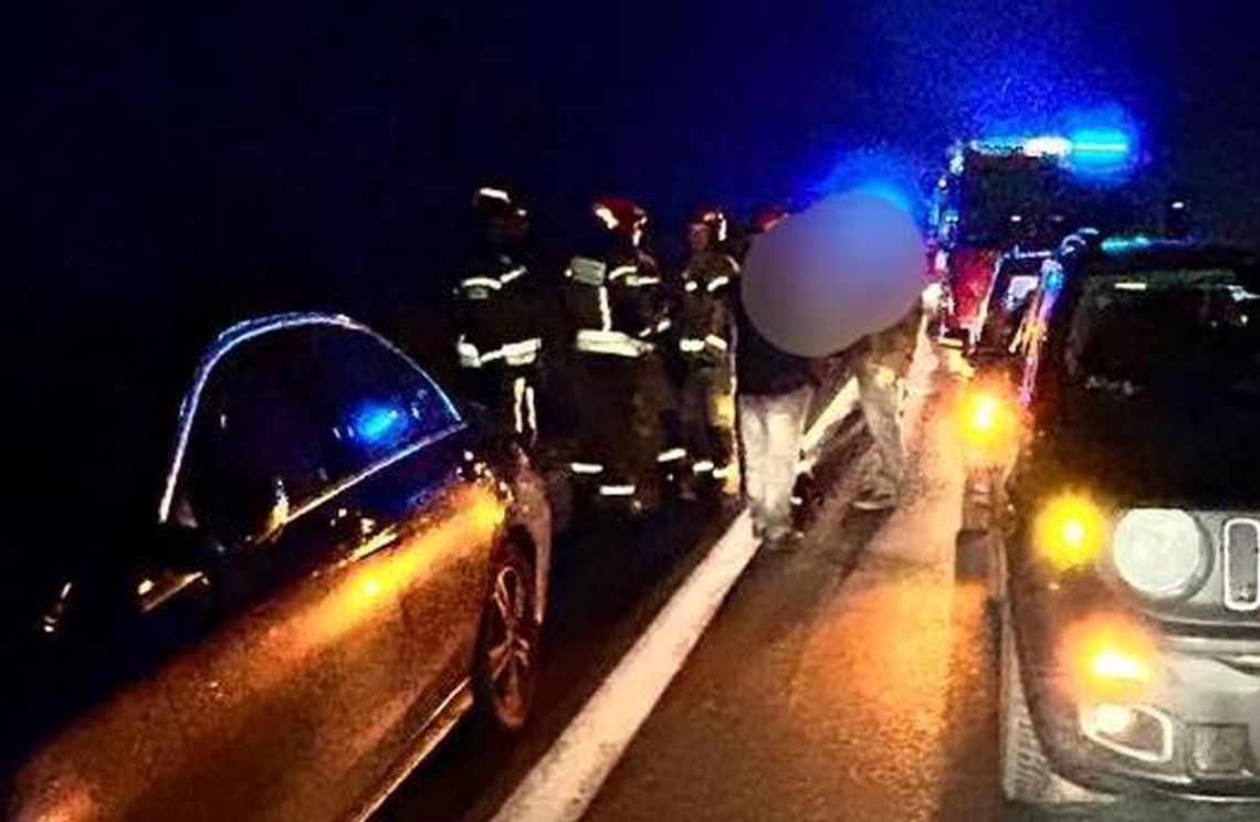 Luksusowy Jaguar i narkotyki. Policyjna akcja w Pniewie zakończona zatrzymaniem prawa jazdy.