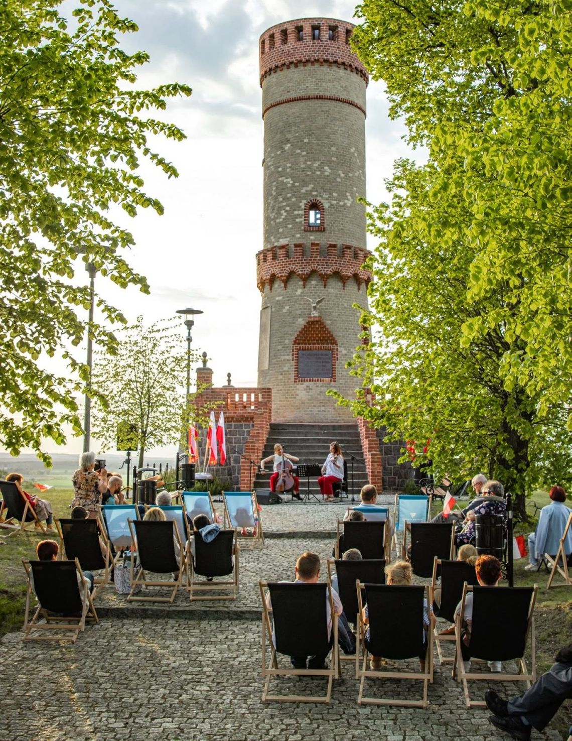 Magiczny wieczór pod gwiazdami. Koncert „Cztery Pory Roku – Lato w Cedyni” Magiczny wieczór pod gwiazdami. Koncert „Cztery Pory Roku – Lato w Cedyni”