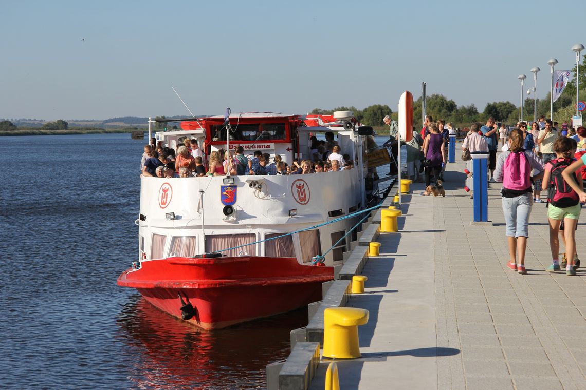 Majówka na nabrzeżu Majówka na nabrzeżu