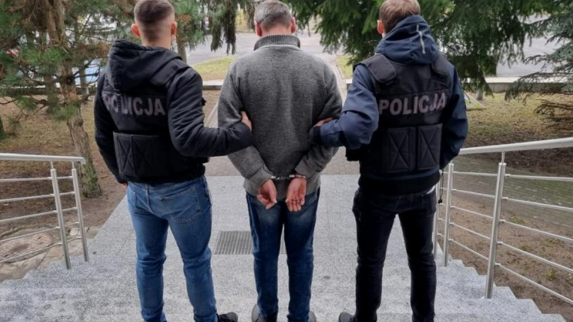 Od listopada mieszkał ze zwłokami i zapraszał znajomych. Grozi mu nawet dożywocie