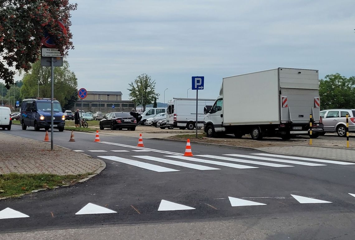 Malują pasy. A mogło być taniej Malują pasy. A mogło być taniej