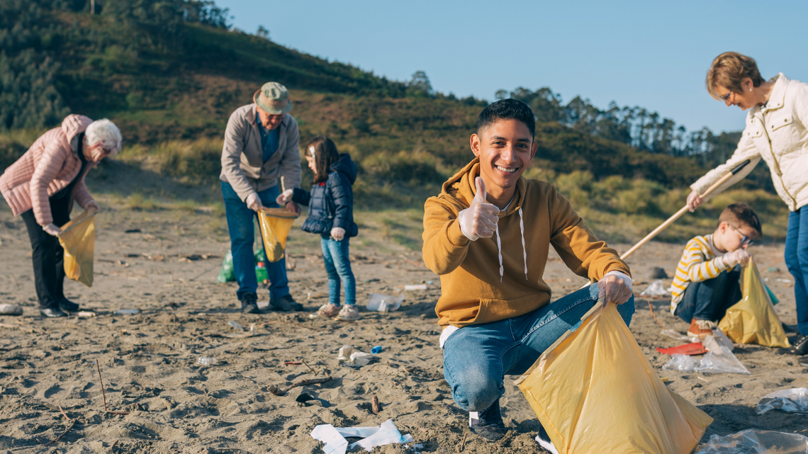Żyjemy w erze plastiku. Gdzie jemy i pijemy, tam plastik używamy Żyjemy w erze plastiku. Gdzie jemy i pijemy, tam plastik używamy