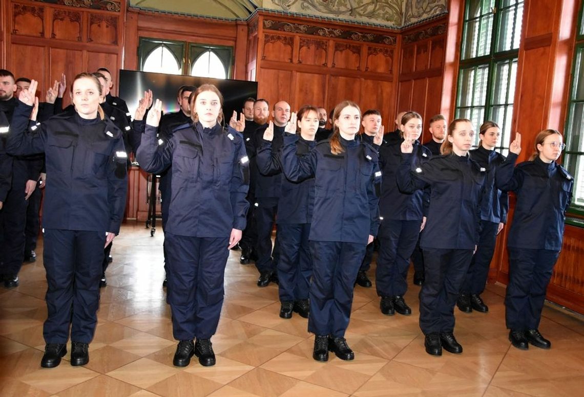 Mamy nowych policjantów. Po krótkim szkoleniu na służbę