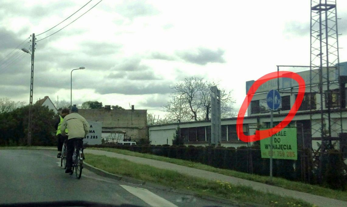 Mamy ścieżkę rowerową. Dlaczego więc z niej nie korzystamy? Mamy ścieżkę rowerową. Dlaczego więc z niej nie korzystamy?