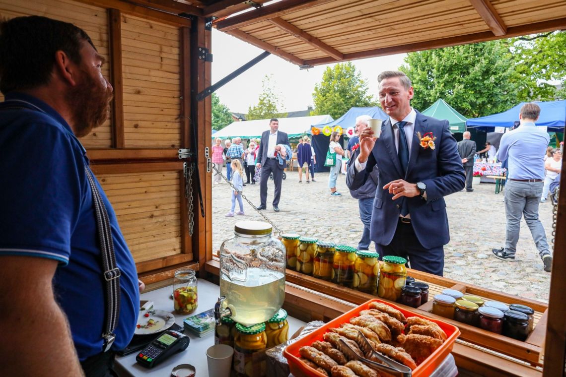 Marszałek Geblewicz u Leszka Jägera i na stoisku u Szczupaków z Marwic Marszałek Geblewicz u Leszka Jägera i na stoisku u Szczupaków z Marwic