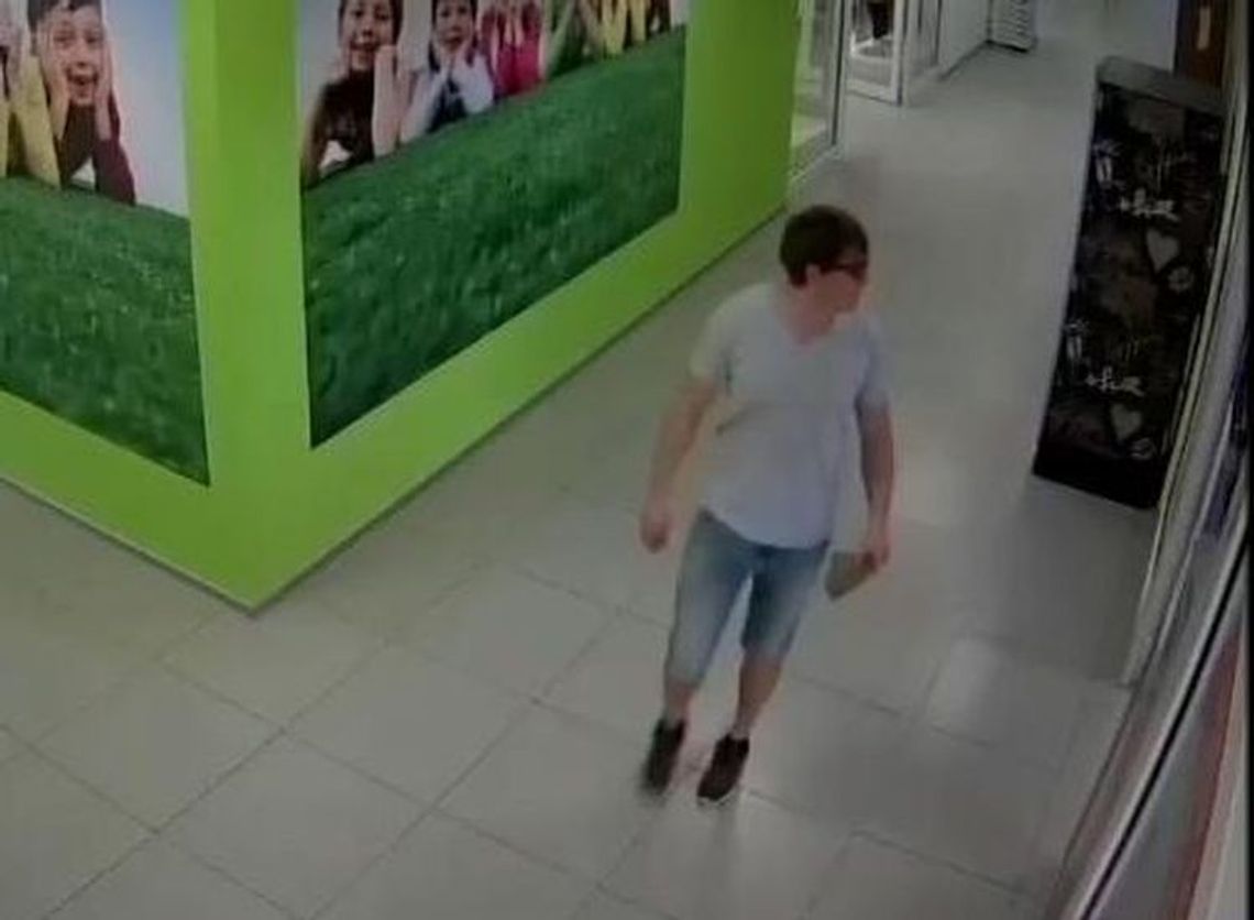 Matka ukradła w szkole telefon innemu dziecku. Kamera to nagrała Matka ukradła w szkole telefon innemu dziecku. Kamera to nagrała