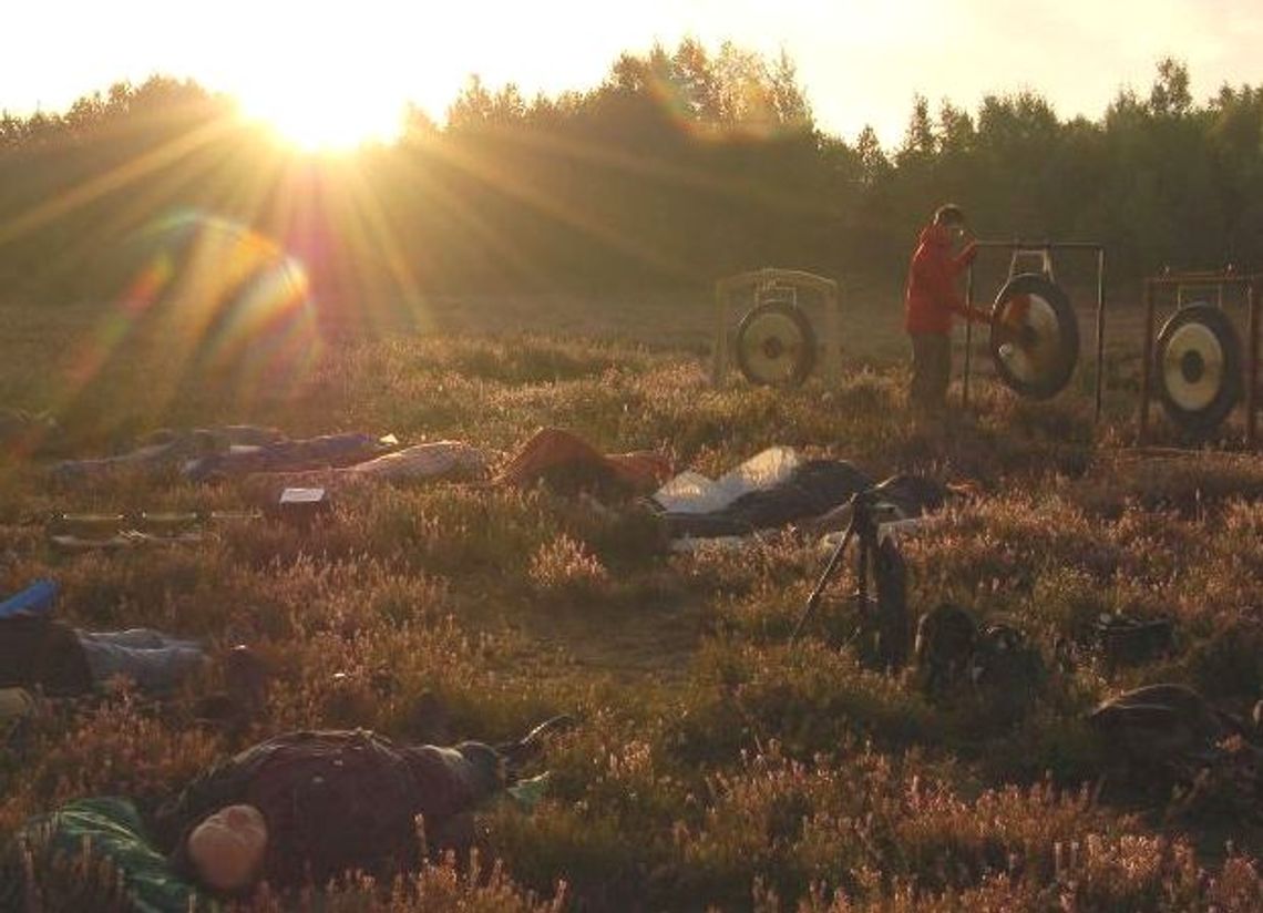Medytacje przy gongach, misach tybetańskich i bębnach konga Medytacje przy gongach, misach tybetańskich i bębnach konga