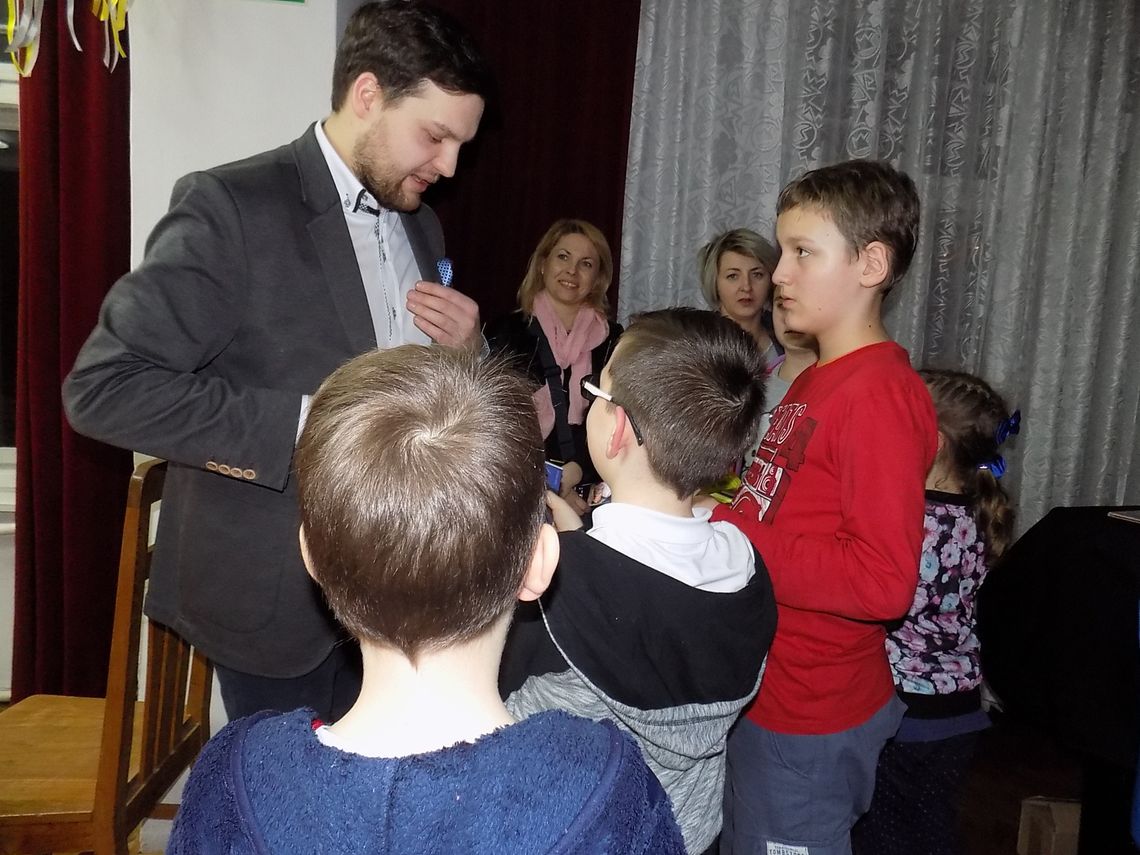 Miał gitarę i na niej pięknie grał! Muzyczna uczta w wykonaniu Jakuba Kościuszki