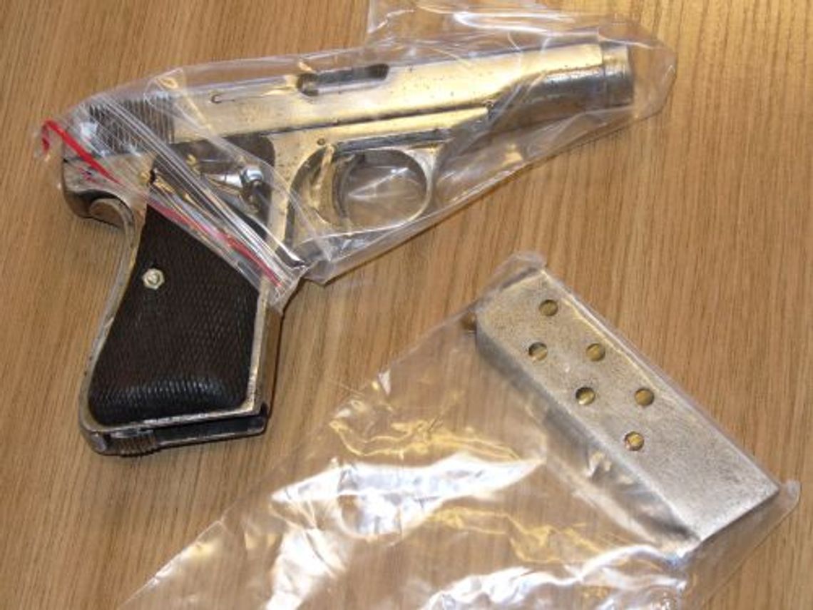 Miał pistolet i amunicję, ale nie miał zezwolenia Miał pistolet i amunicję, ale nie miał zezwolenia