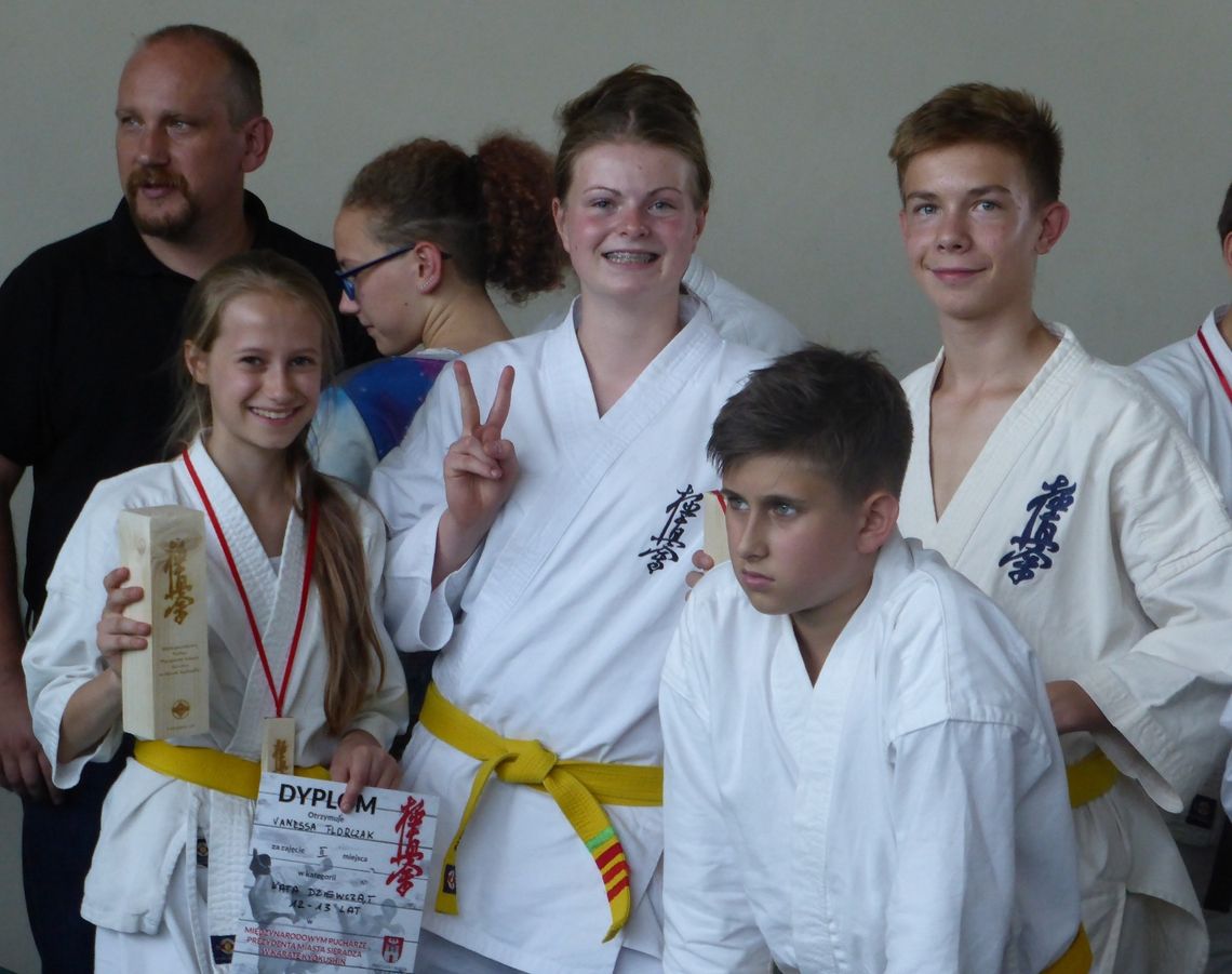 Międzynarodowy Turniej Karate Kyokushin w Sieradzu wspominają srebrnymi medalami