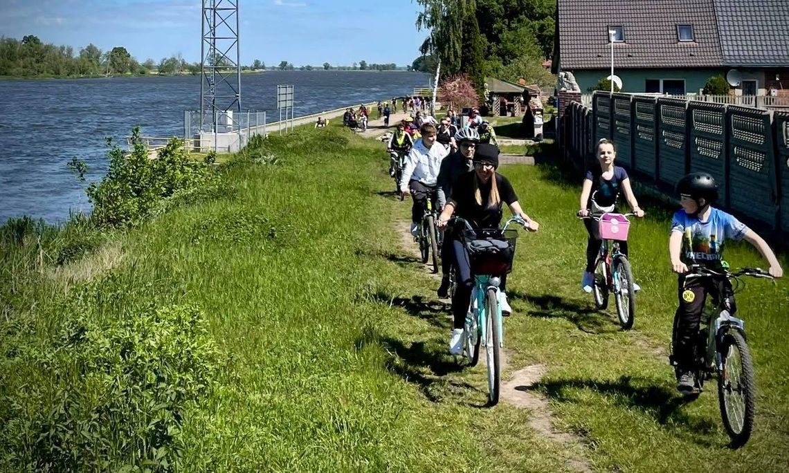 Mieli być nad morzem, a wylądowali nad Odrą. Było ich czterdzieści i cztery