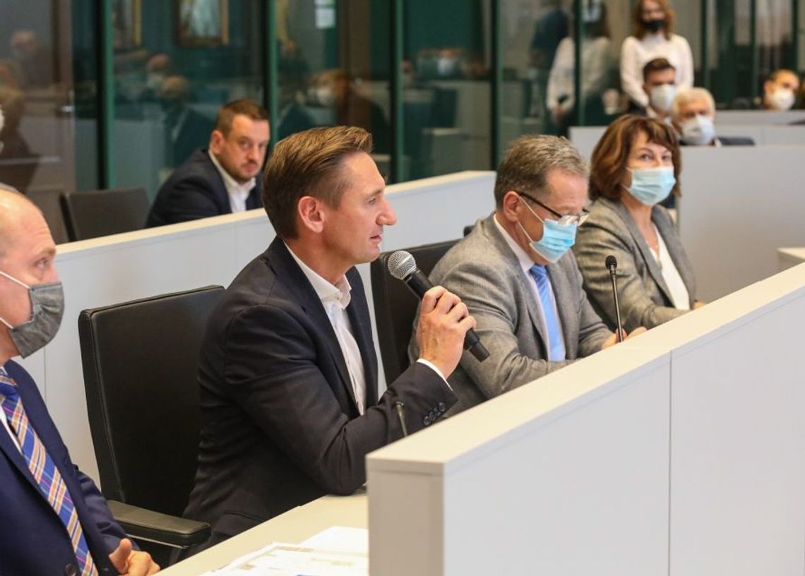 Miler zachował się jak foliarz i ośmieszył nas – ocenia czytelnik Miler zachował się jak foliarz i ośmieszył nas – ocenia czytelnik