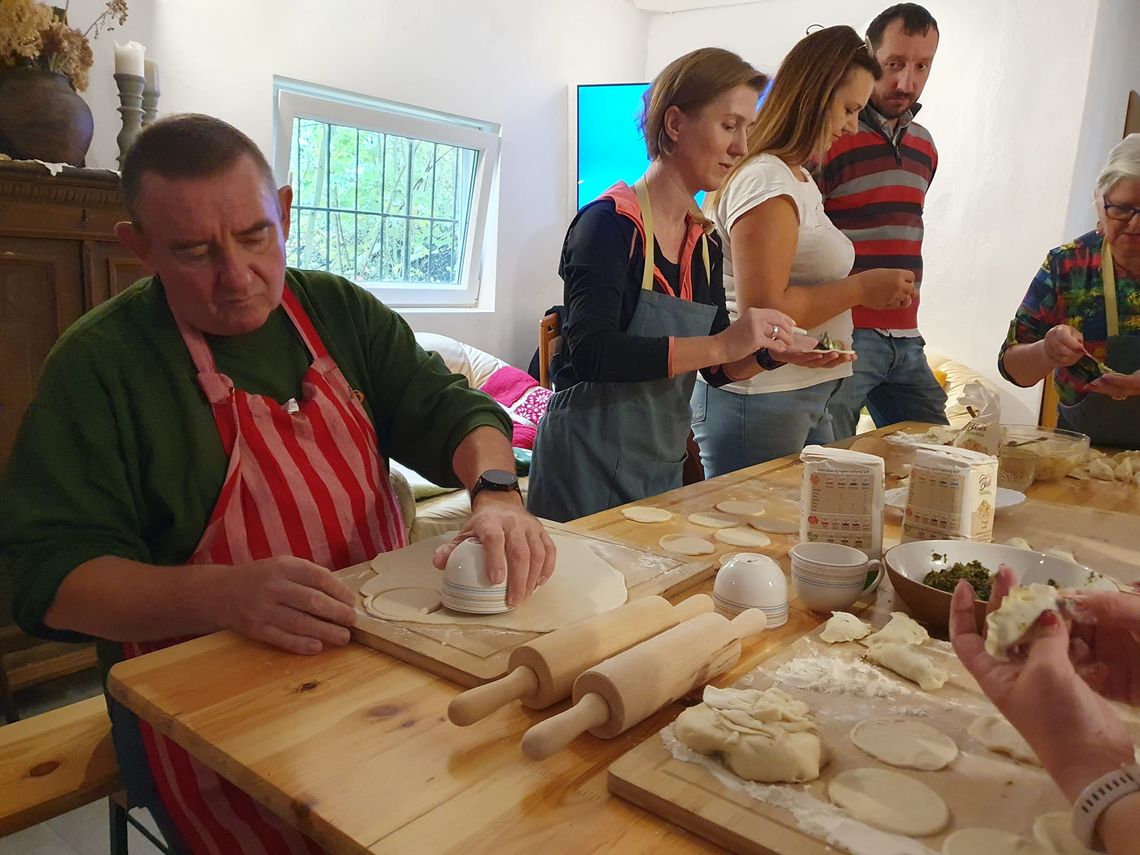 Miłośnicy pierogów i domowego chleba są zaproszeni do Zielonego Zakątka