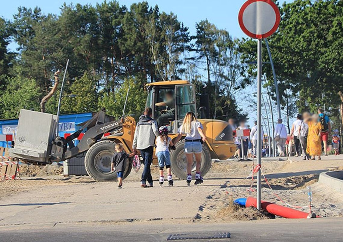 Mimo tradycyjnych form pojawiają się też na budowie wynalazki