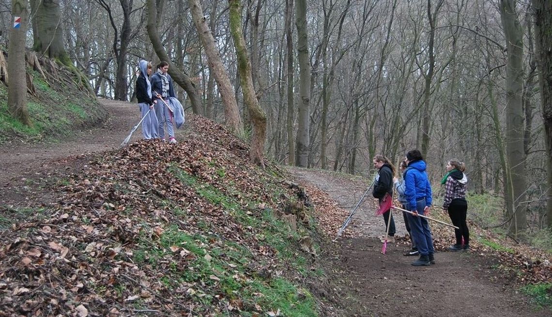 Minister Brudziński przeznacza pieniądze na drogę do Doliny Miłości Minister Brudziński przeznacza pieniądze na drogę do Doliny Miłości
