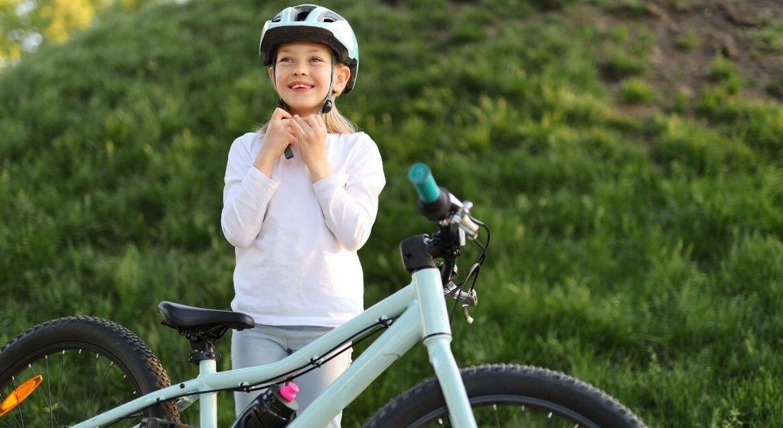 Dzieci i młodzież dostaną od ministerstwa kaski na rower. Minister idzie na zakupy