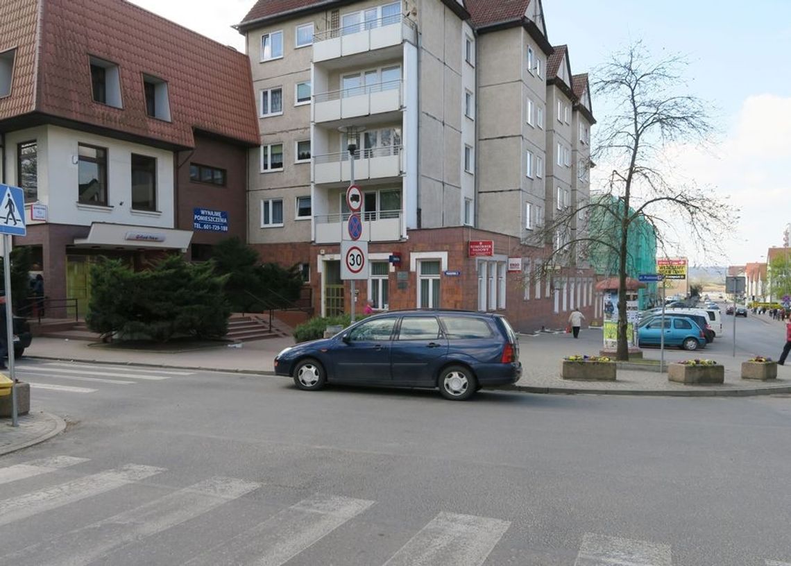 Mistrzowie parkowania utrudniają płynny ruch