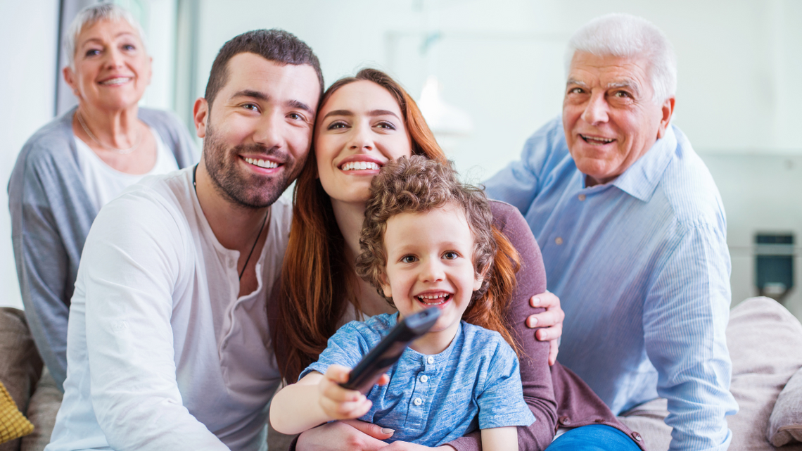 Gniazdownicy trzymają się gniazda mocno. U mamusi najwygodniej? Gniazdownicy trzymają się gniazda mocno. U mamusi najwygodniej?