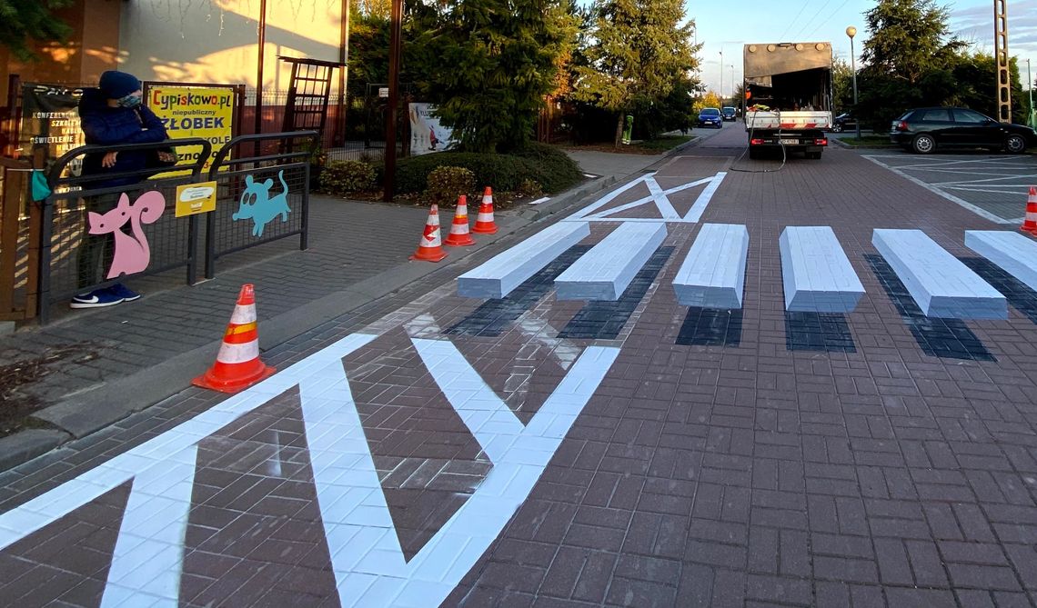 Moda na pasy 3D? Pytamy ekspertów, czy się sprawdzają Moda na pasy 3D? Pytamy ekspertów, czy się sprawdzają