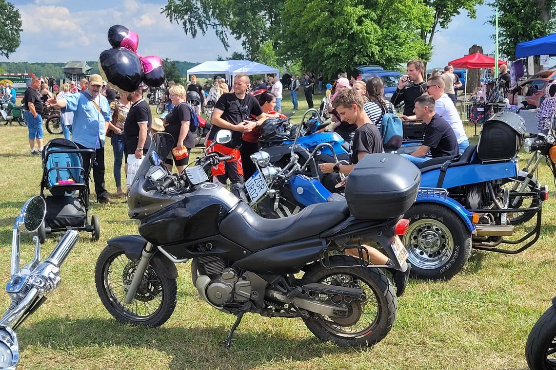Motopiknik w Dłusku Gryfińskim - pasja i doskonała zabawa [FOTORELACJA]