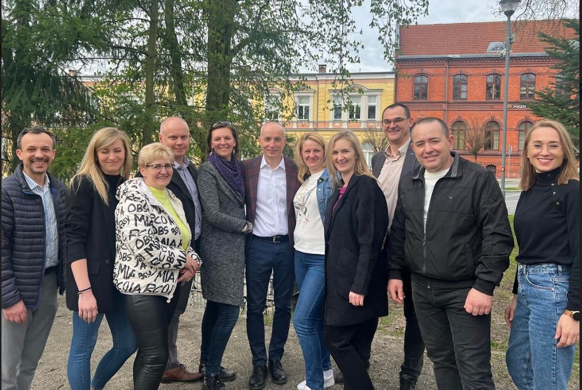 Mucha podziękował ekipie za owocną kampanię Mucha podziękował ekipie za owocną kampanię