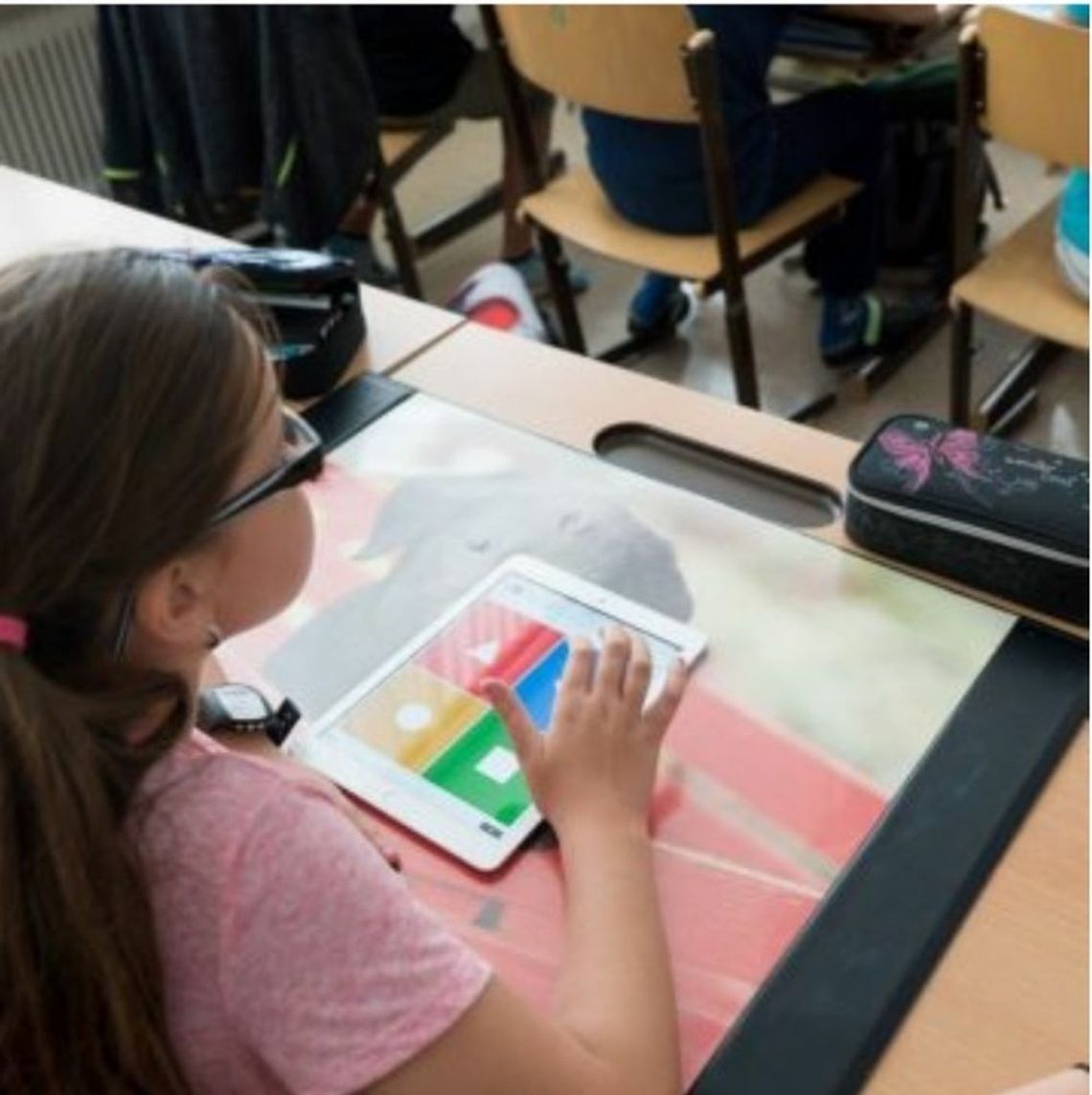 Muszą odbyć kwarantannę. Nauczanie zdalne mają kolejne klasy Muszą odbyć kwarantannę. Nauczanie zdalne mają kolejne klasy