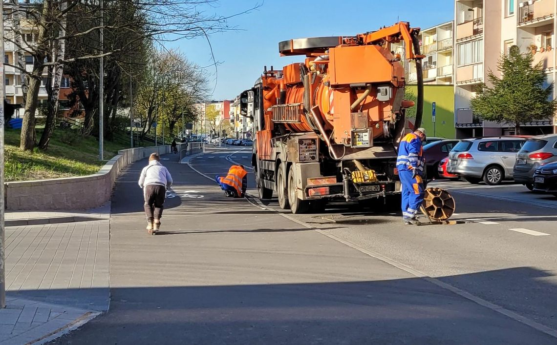 Muszą przepchać. Zablokują na jakiś czas ruch uliczny