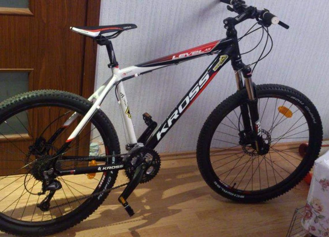 Na Asnyka włamali się do piwnicy Na Asnyka włamali się do piwnicy