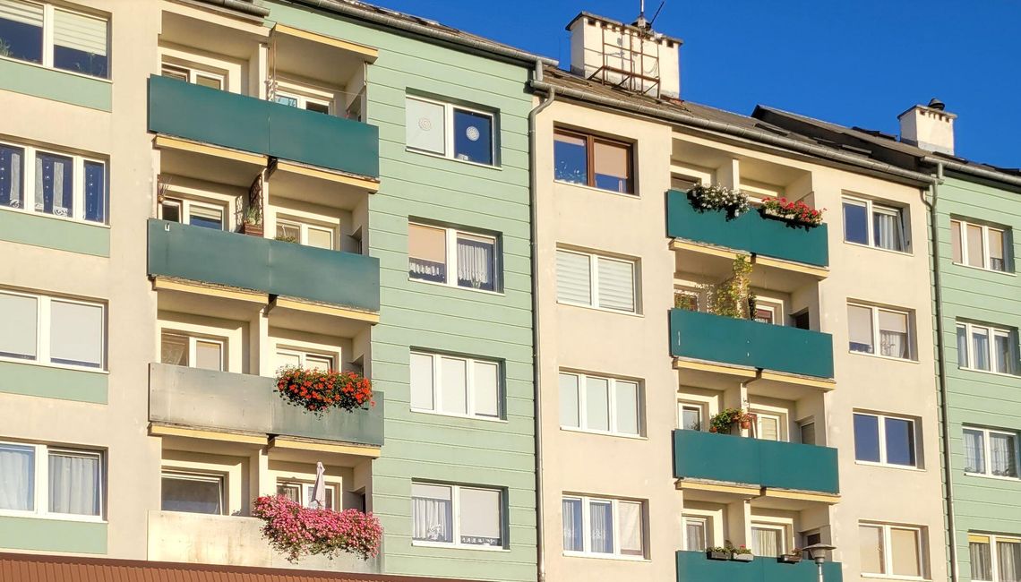 Na balkonach inaczej przez porę roku i nowe zakazy