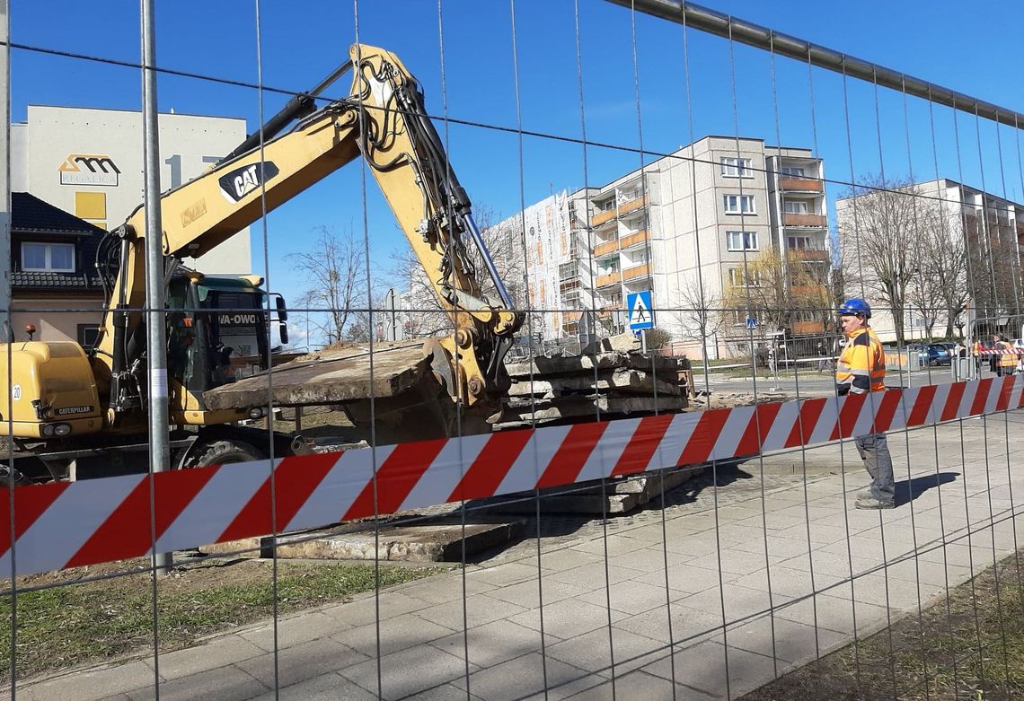 Na budowie praca wre