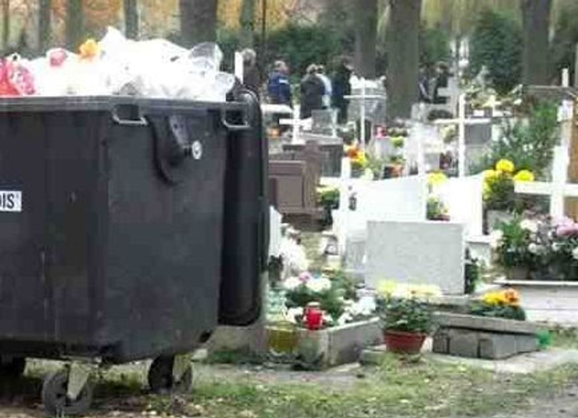 Na cmentarzu emerytowi zabrali pieniądze i legitymację Na cmentarzu emerytowi zabrali pieniądze i legitymację