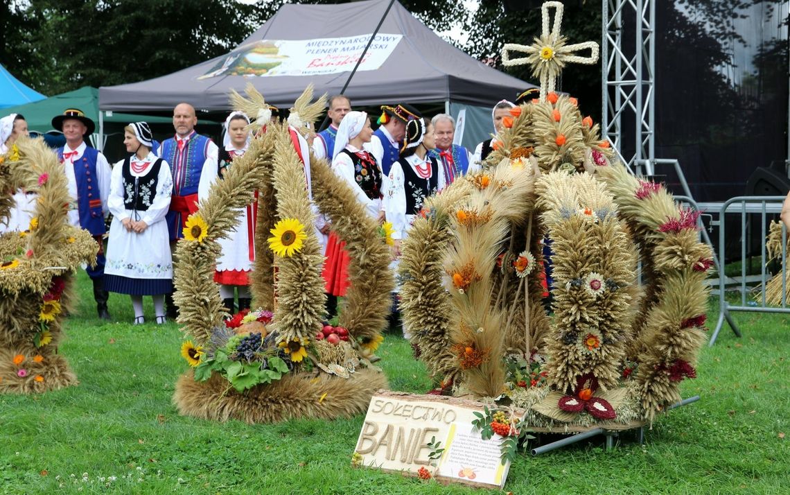 Na czele korowodu dożynkowego szli szczecinianie Na czele korowodu dożynkowego szli szczecinianie