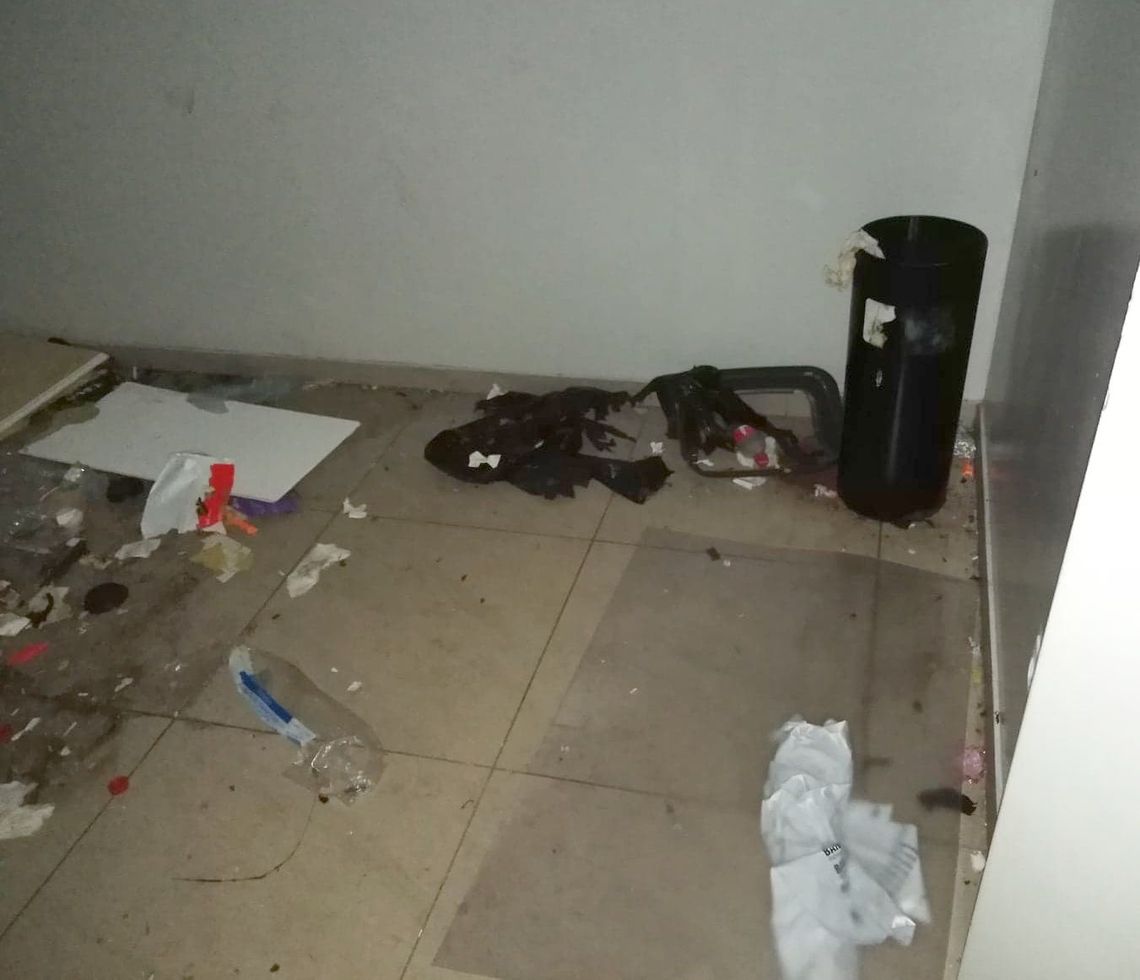 Na dworcu nadal brud i demolka! Gdzie są obiecane patrole?! Na dworcu nadal brud i demolka! Gdzie są obiecane patrole?!