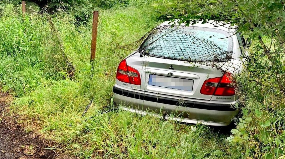 Na ogrodzeniu zakończył ucieczkę przed policją Na ogrodzeniu zakończył ucieczkę przed policją