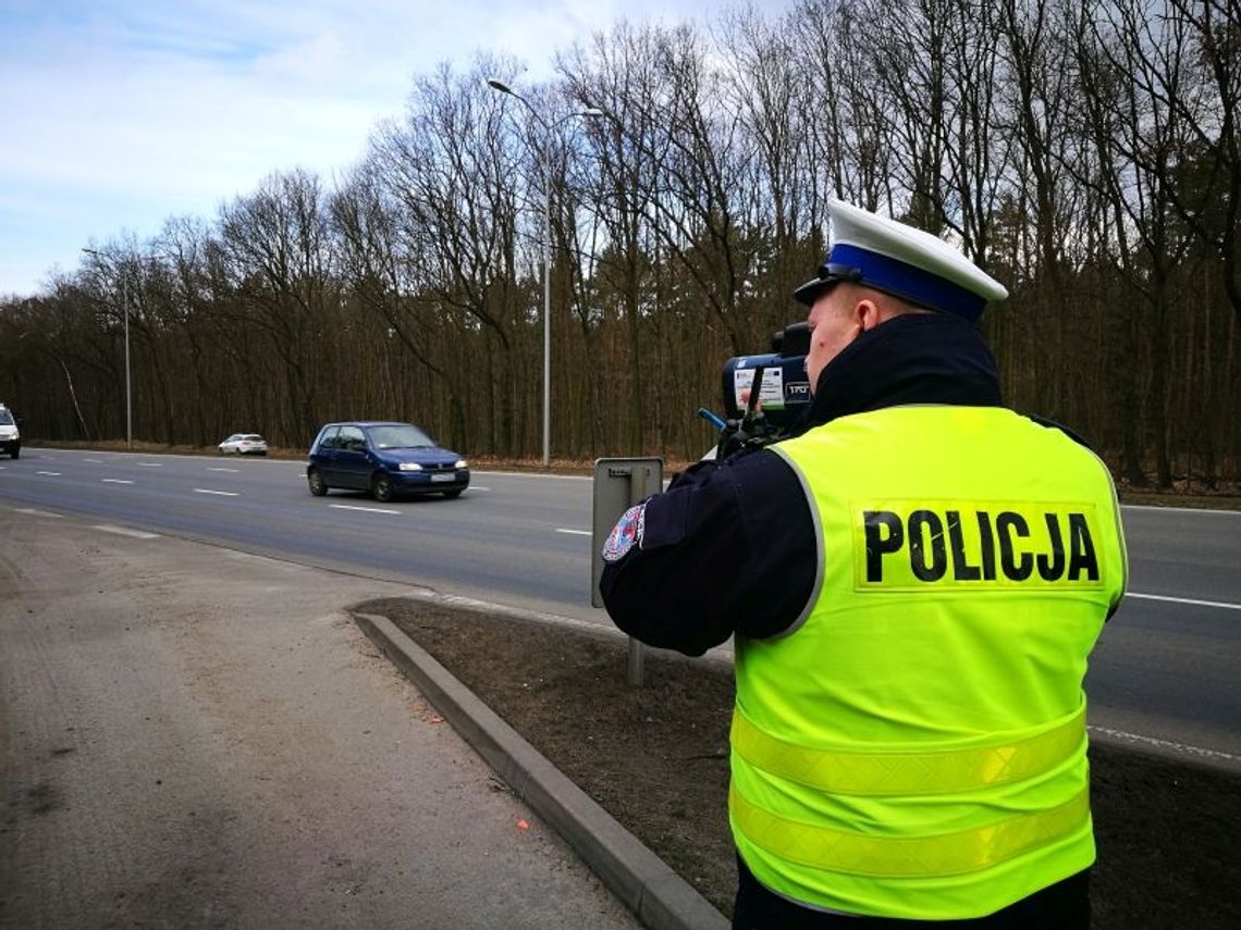 Na podwójnym gazie i z przekroczoną prędkością Na podwójnym gazie i z przekroczoną prędkością