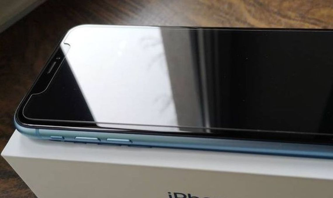 Na smartfonie stracił 2 tys. zł Na smartfonie stracił 2 tys. zł