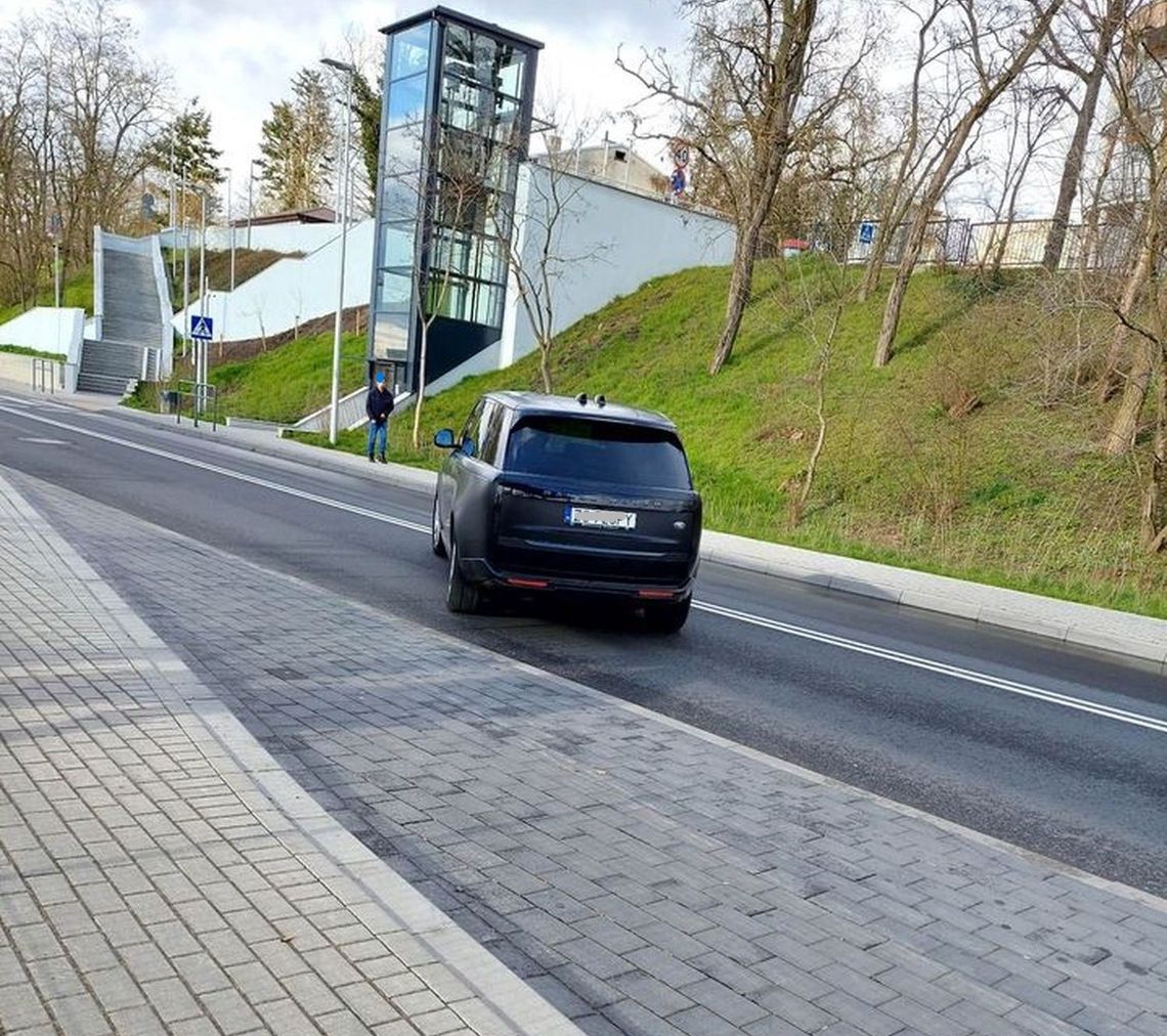 Nadal łamią tam przepisy. Wypadek ich nie odstraszył [FOTO]