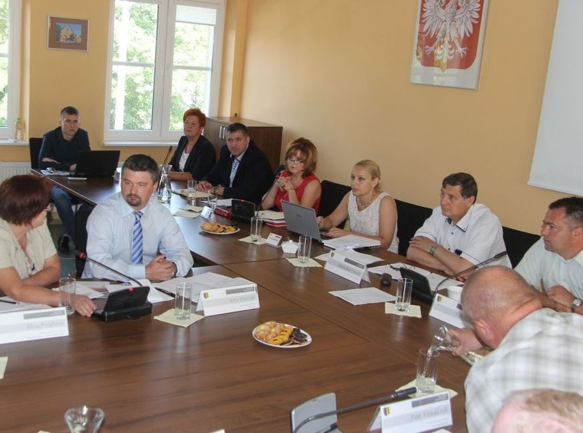 Nadzwyczajna sesja w samo południe Nadzwyczajna sesja w samo południe