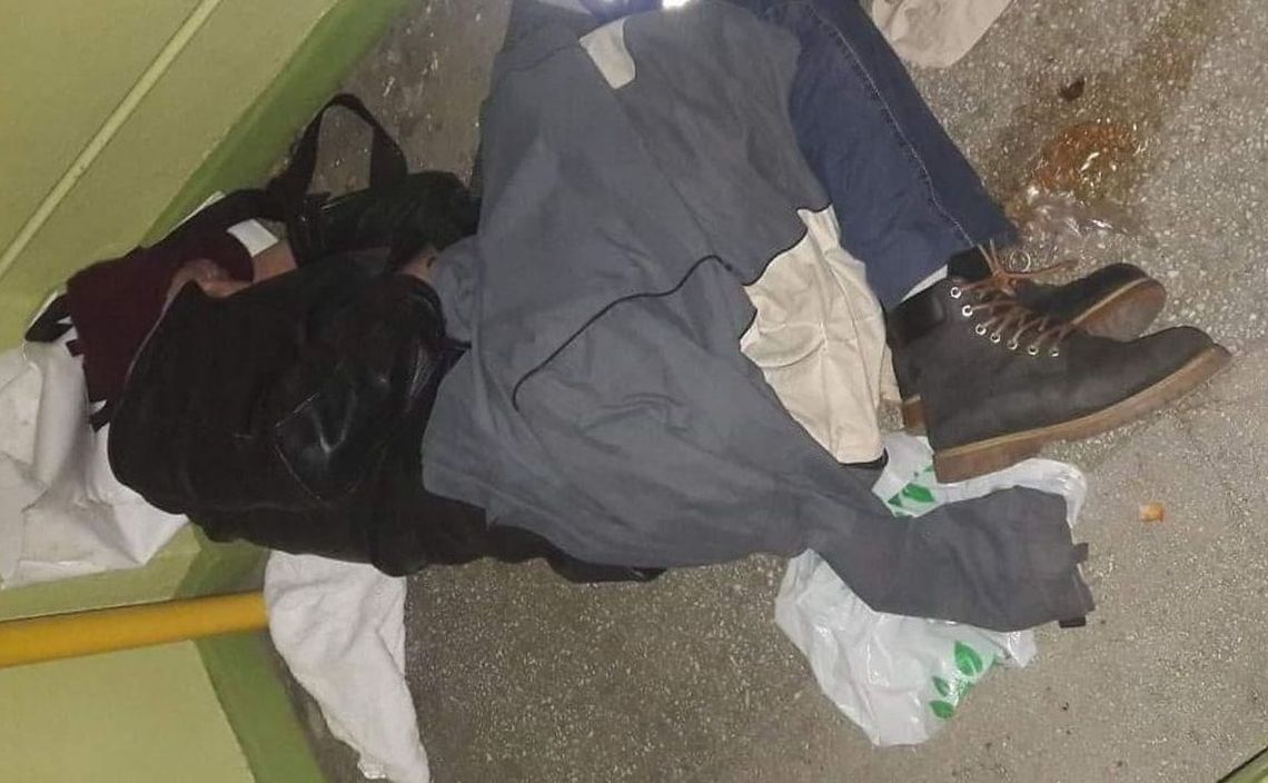 Nagannie się zachowuje i nadużywa alkoholu Nagannie się zachowuje i nadużywa alkoholu